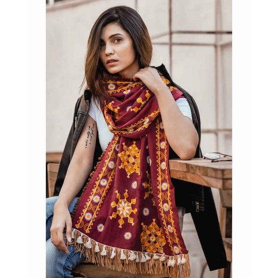 Shawls and Stoles - Women Luxury Collection