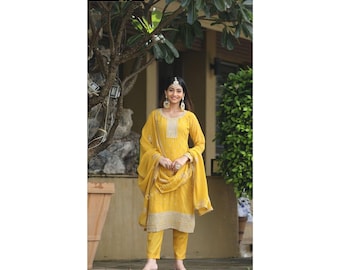 Latest Salwar Kameez Collection, Indian Haldi wear Shalwar Kameez Suits, Online Salwars Shopping in USA, Ready-made UK free Party wear Dress
