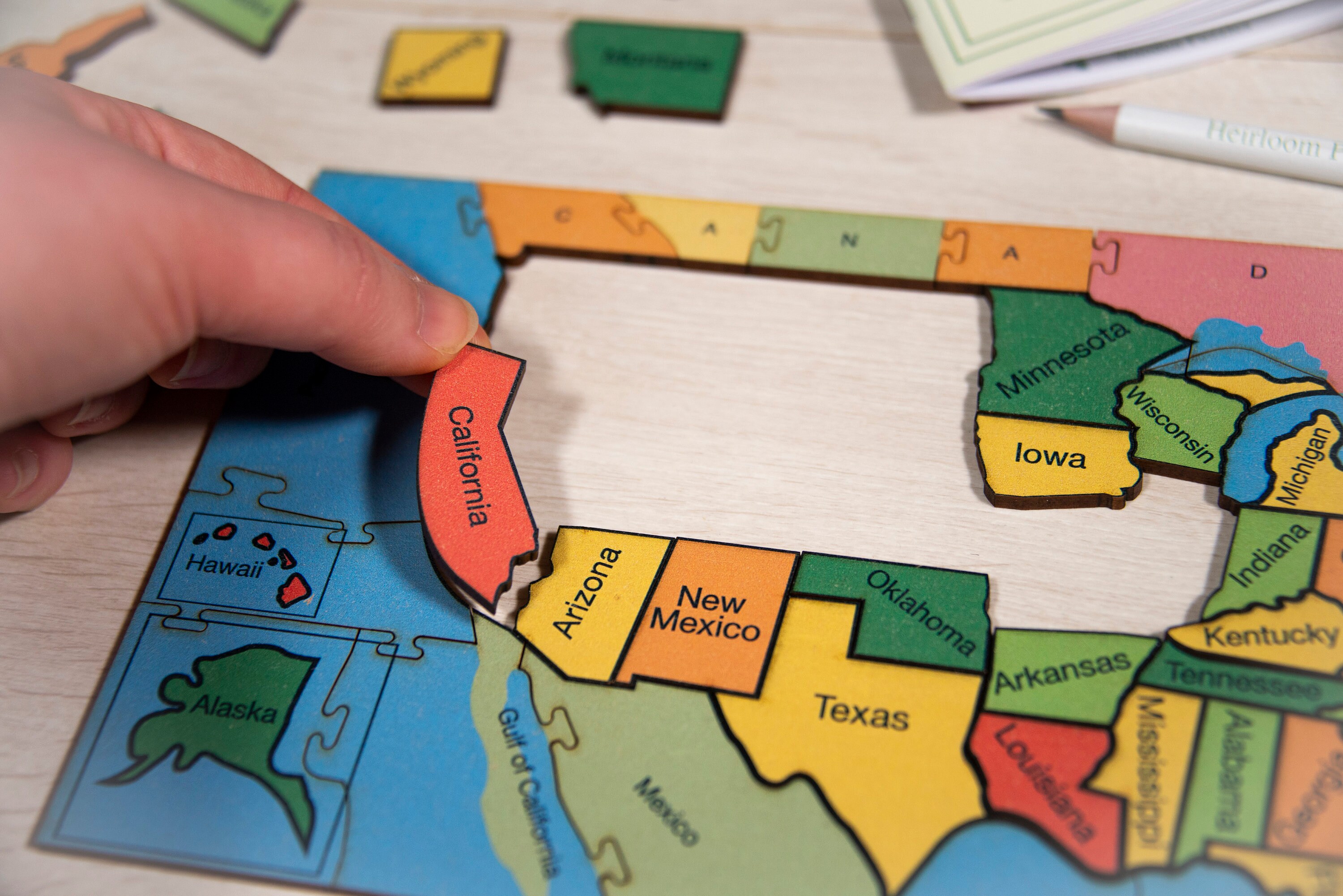 United States of America Puzzle - Heirloom Puzzles - Wooden Jigsaw ...