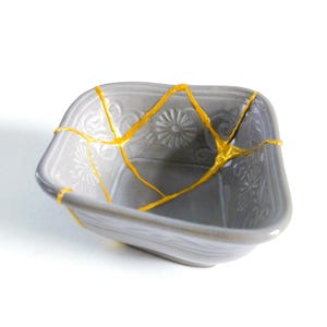 Duty included for US | KINTSUGI | Mini Kintsugi Cup, The vintage and broken Japanese pottery repaired with the KINTSUGI technique. #KIN9056