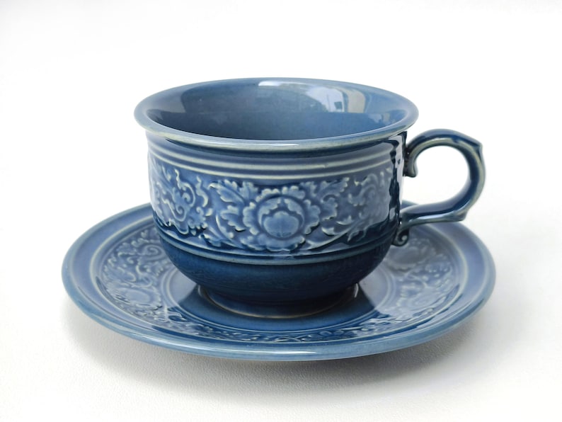 7.1oz, 210ml, Cappuccino Cup with Saucer, Navy with Flowers Engraving