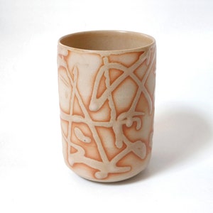 Yunomi Teetasse : 170ml, hellbraune Keramik mit Free Style Lines