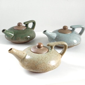 11.2oz, 330ml, Handmade Ceramic Flat Teapot, Thai Product - Japanese Design