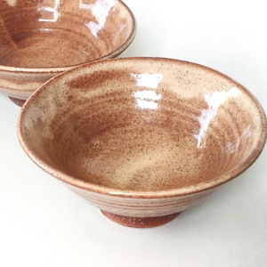 Tazón japonés de 7,1 oz (210 ml), tazón para sopa, tazón para arroz, tazón de cerámica, color ladrillo con acabado derretido.