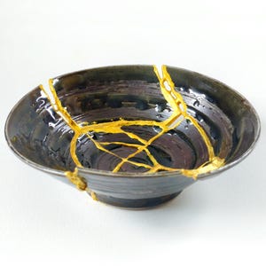 Duty included for US | KINTSUGI | Kintsugi Cup, The vintage and broken Japanese pottery repaired with the KINTSUGI technique. #KIN9067