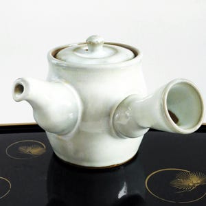 Yokode Kyusu Teapot, 15.2oz, 450ml, Japanese Ceramic Side-Handle Teapot, White