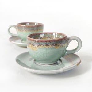 Juego de taza de espresso, 80 ml (2,7 oz), taza de café de cerámica hecha a mano con platillo, verde jade, técnica de craquelado.
