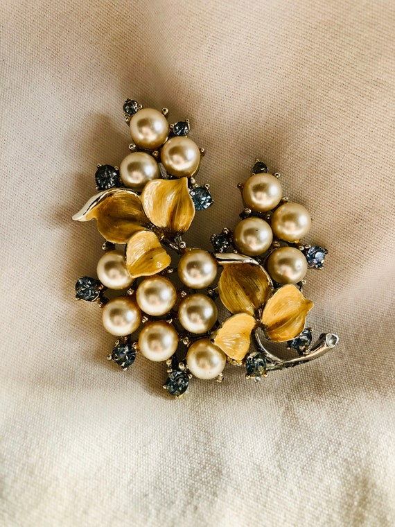 Brooch by B. Steinberg Kaslo Co. Vintage Gold and