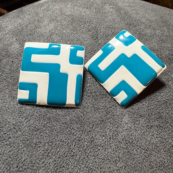 Boucles d'oreilles vintage des années 80 et 90 en émail géométrique blanc sarcelle, déclaration de Style Memphis postmoderne audacieux
