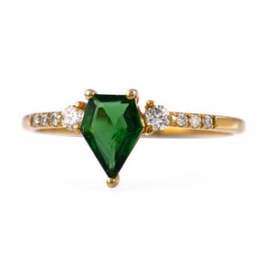 Natural Green Tourmaline Diamond Ring, Vintage Gemstone Gold Ring, Solid 14K Yellow Gold Ring, Minimalist Gold Jewelry, Diamond Gold Ring.