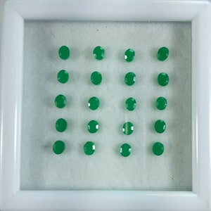 100 stuk mooie groene smaragdgroene kleur losse edelsteen, ovale vorm AAA kwaliteit emerald cut stone, alle grootte lab gemaakt smaragdgroene edelsteen