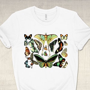Butterfly T-Shirt Women, Vintage Butterflies shirt, Papillons Graphic Tee, Cute Nature Shirt, Trendy Top Women Gift, plus size outdoor shirt