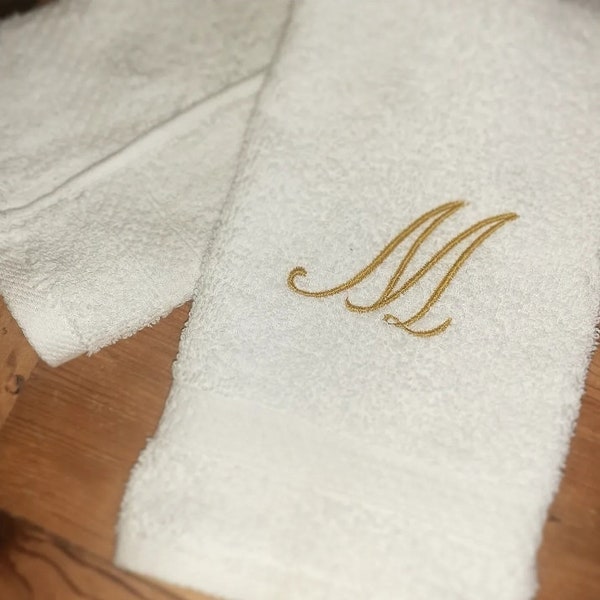 Serviette invité essuie-mains brodé personnalisé monogramme au choix coton éponge linge de maison mariage baptême cérémonie