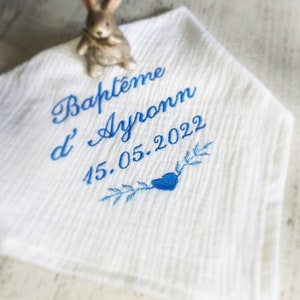 Châle étole de baptême bébé enfant double gaze brodée personnalisée prénom coeur baptism personnalised embroidery image 3