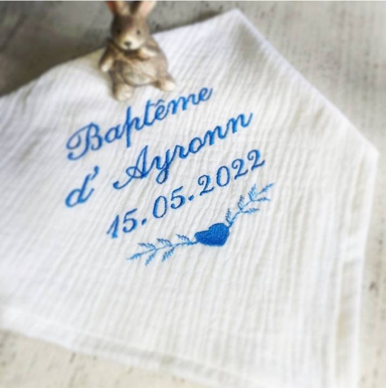 Châle étole de baptême bébé enfant double gaze brodée personnalisée prénom coeur baptism personnalised embroidery image 3