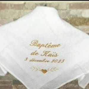 Châle étole lange de baptême bébé double gaze coton oekotex blanc brodé personnalisé prénom coeur cadeau image 2