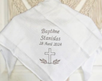 Chale étole lange de baptême bébé enfant  brodé personnalisé prénom croix rameaux feuilles double gaze coton linge de cérémonie blanc