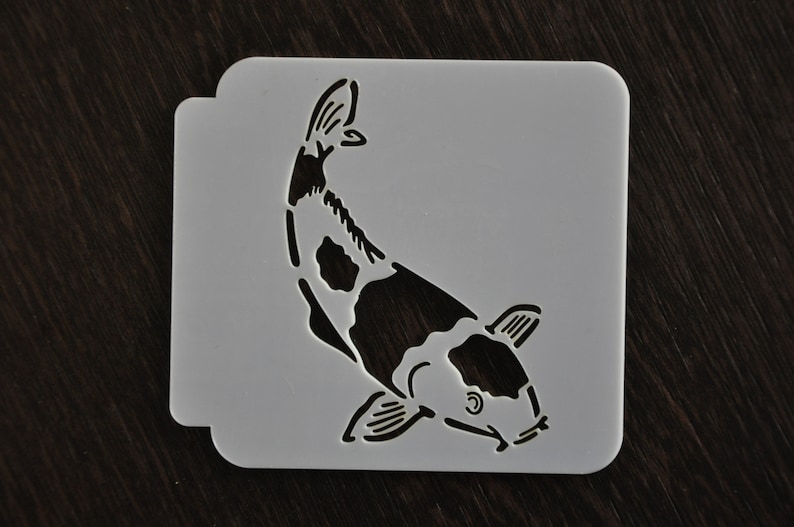 FINGERINSPIRE Koi Fisch Schablone Mit Pinsel – 21x29,7 Cm, PET-Kunststoff, Wiederverwendbar, Für Malerei & DIY