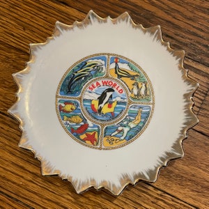 Vintage 1974 Sea World San Diego Collector Plate: Orcas, Dolphins, Seals (6&quot;)