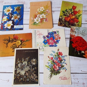 Feliz aniversário! em cartões postais vintage ucranianos, conjunto de 8 - Flores da primavera no cartão