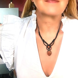 Macrame Necklace Carnelian Stone and Pearl Lithotherapy