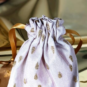 Pochons en tissu ou velours, pour cadeaux, bijoux….