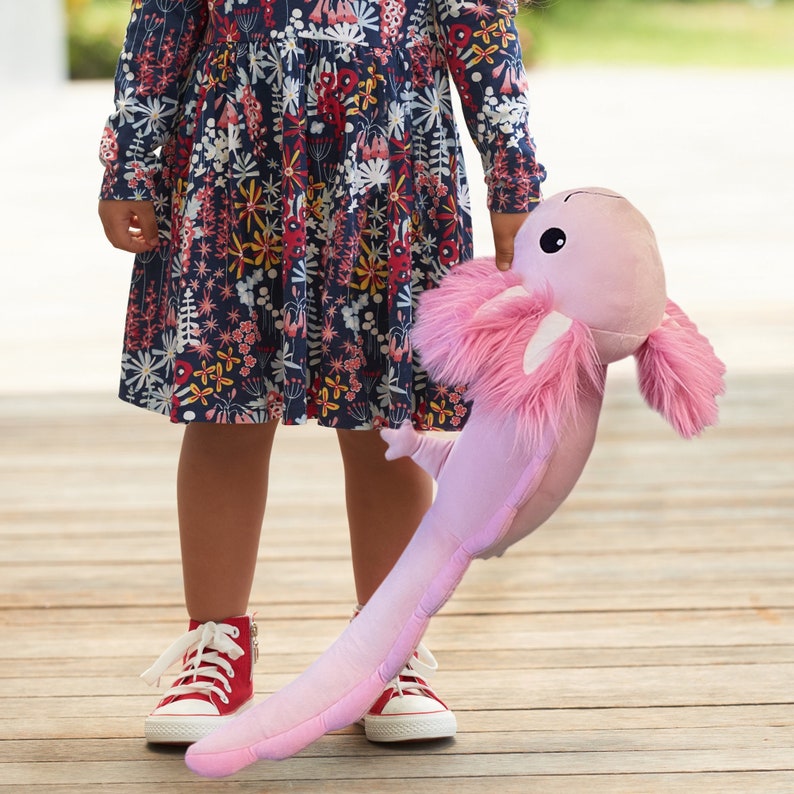 Adorable peluche de axolotl ponderado de 4 libras: 30 pulgadas de largo, realista, ponderado y rosa Compañero perfecto y abrazable de Stuffie imagen 1