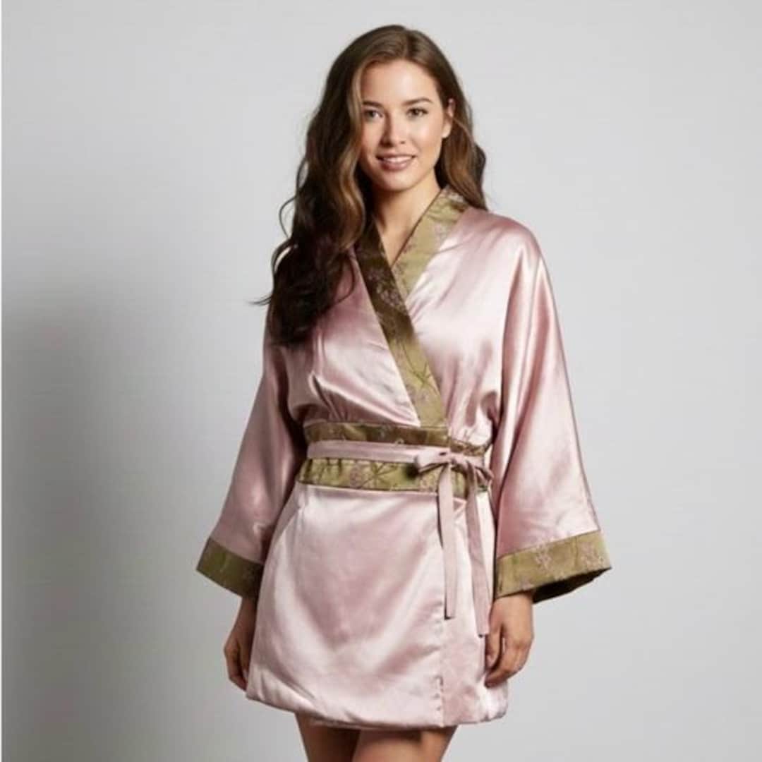 Asian-inspired Pink Padded Quilted Wrap Short Silk Robe - Medium ...