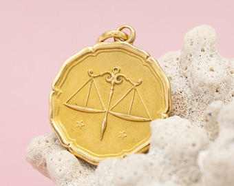 18 K Vintage zodiac charm pendant - Italian Libra charm in 18 karat solid yellow gold - star sign pendant - Rare solid gold Libra medallion