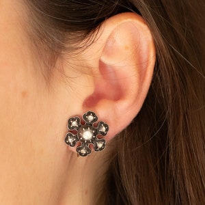 Rare Georgian earrings - Extraordinary silver & 14K Yellow gold earrings - foil backed rose cut diamonds antique earrings - Screw on Flowers