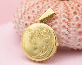 18k Floral gold locket - European gold photo locket - 18 k Solid gold pendant - round shaped locket - photo locket - Family heirloom