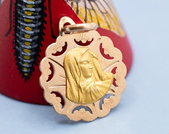 18K Solid Gold Large Retro Virgin Mary Charm – Italian Vintage Floral Religious Pendant - *US Tariffs Included in price*