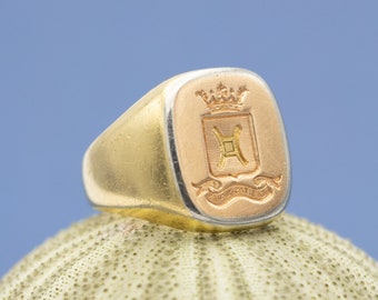 18 ct large heavy signet ring - Intaglio ring - 18 K solid gold gentleman ring - patina estate ring - Fidelitas mea lex - 18grams