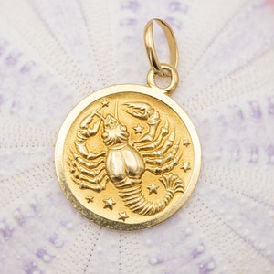 18k gold Vintage zodiac charm pendant - Scorpio charm in 18 karat solid yellow gold - star sign - perfect gift - Gold Scorpio medallion