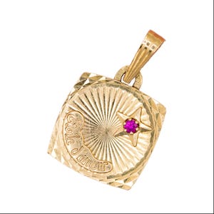 18k Etoile d'amour charm - Romantic vintage gold pendant - French love Star token - 18 karat solid yellow Gold - Protecting good luck charm