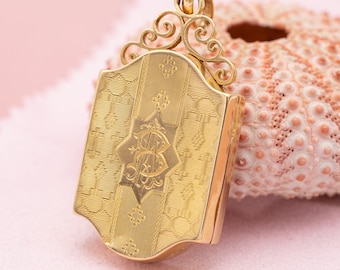 Antique gold locket - locket in French gold - antique locket - 18 K solid gold pendant - Napoleon III locket - Victorian locket