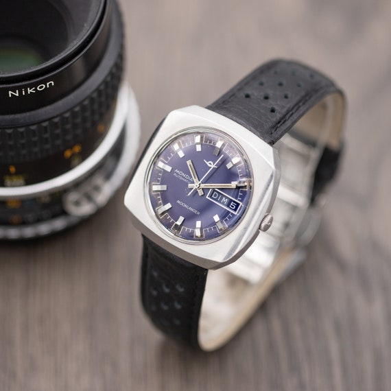 Mondia moonlander watch clearance