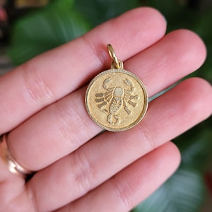 18K Vintage zodiac charm pendant - Scorpio charm in 18 karat solid yellow gold - star sign pendant - perfect gift - Gold Scorpio medallion