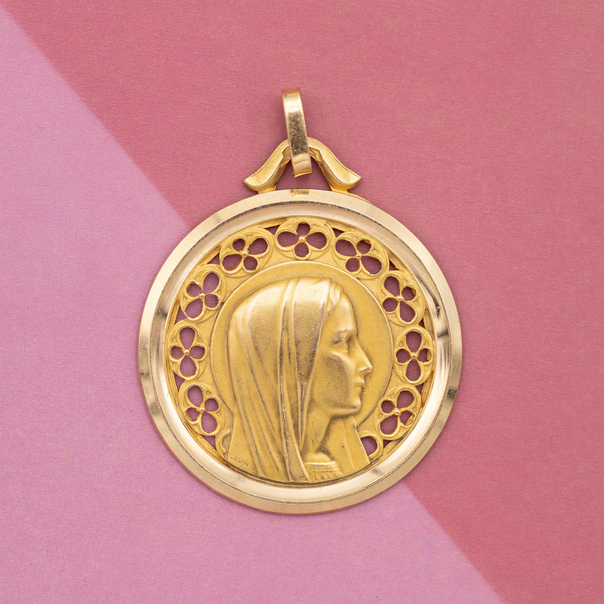 買取格安 Bonyak Jewelry 14k Yellow Gold-Filled Madonna  Child Pendant， S  レディースアクセサリー ENTEIDRICOCAMPANO