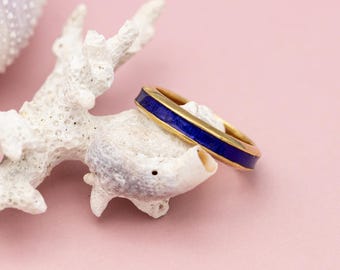 18k Vintage enamel ring - 18 K solid yellow gold - royal blue ring - Vintage engagement ring - Christmas present for blue lover - band ring