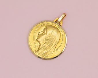 French 18k solid gold Virgin Mary charm - Round Vintage religious pendant - *US Tariffs Included in price*