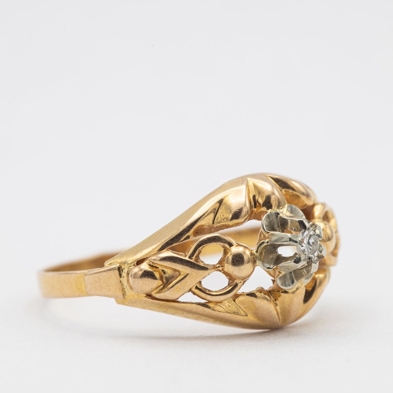 18k rose gold lovely flower like ring in rose rold Art deco 18 ct vintage and romantic ring