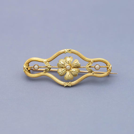 French 18K gold Victorian Brooch - antique floral Art Nouveau pin