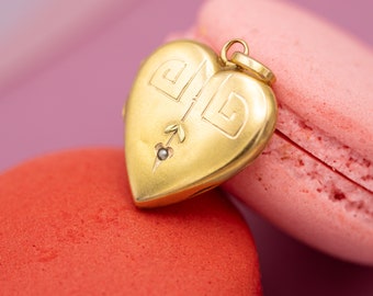 French Victorian 18K solid Yellow Gold Heart Photo Locket Pendant – Lily of the Valley - Mistletoe - *US Tariffs Included in price*