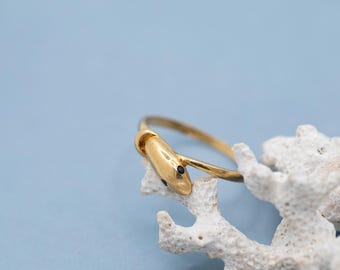 Vintage 18 karat solid gold snake ring - Victorian symbol of eternal love - Sapphire eyes *US Tariffs Included in price*