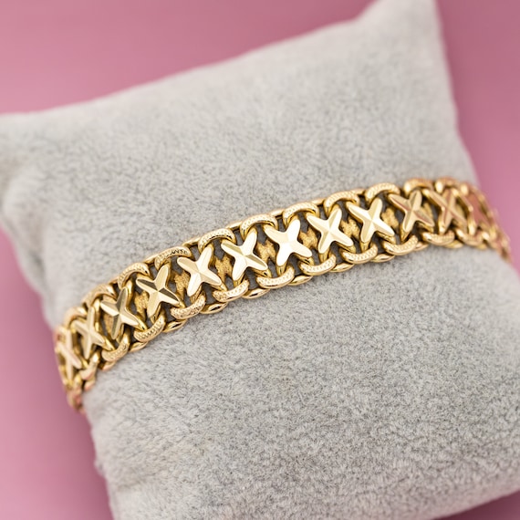 Lovely 1940's 18 k gold bracelet - hollow bracele… - image 1