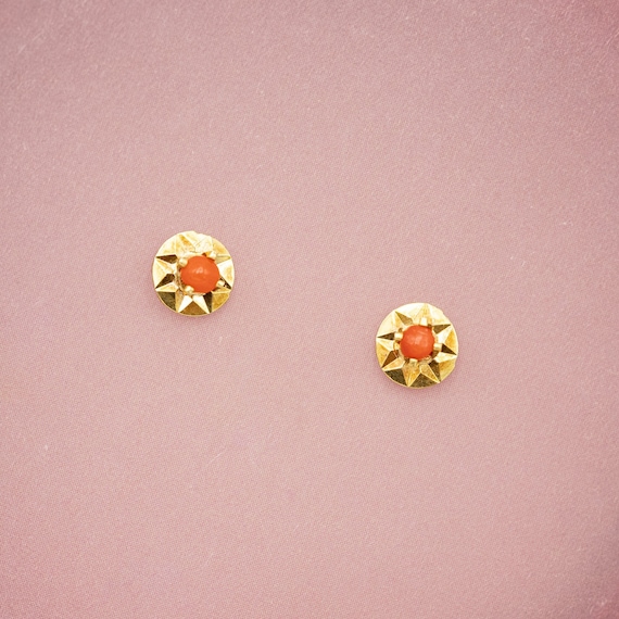 light 18K yellow gold stud earrings - Small round… - image 1
