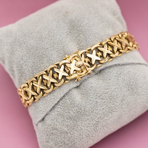 Lovely 1940's 18 k gold bracelet - hollow bracele… - image 2