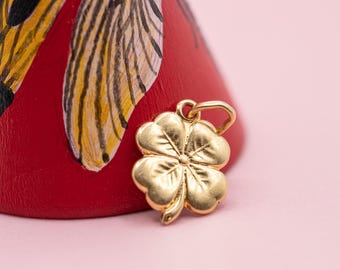18K solid Yellow Gold Four-Leaf Clover Charm Pendant – Vintage Good Luck Jewelry  *US Tariffs Included in price*
