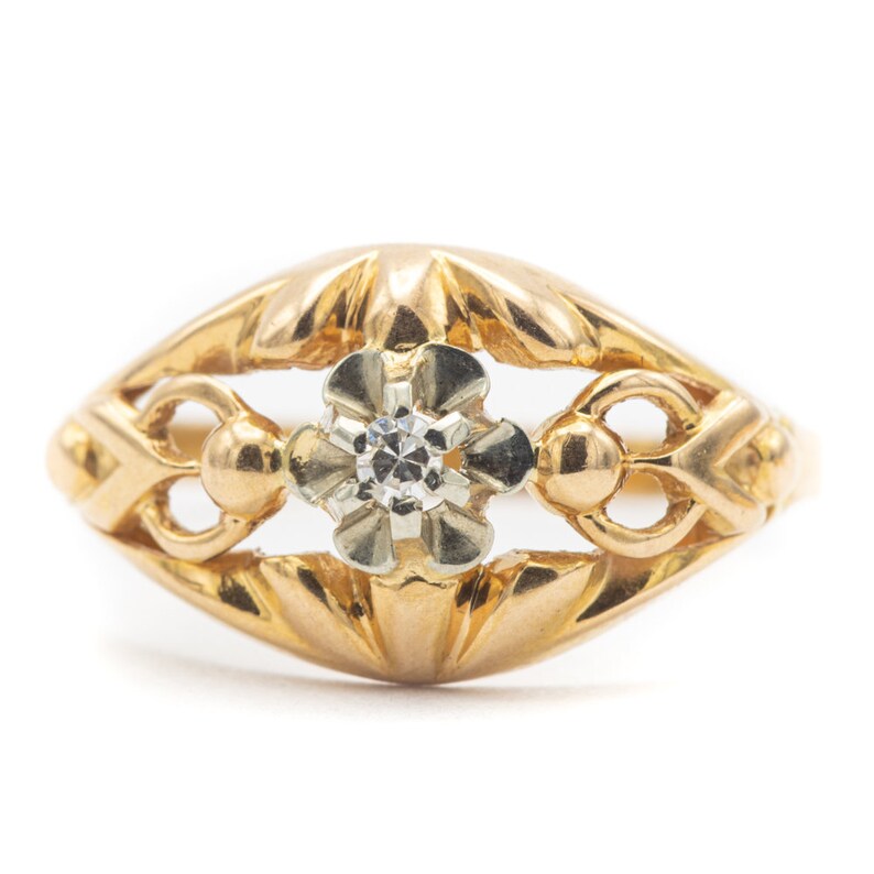 18k rose gold lovely flower like ring in rose rold Art deco 18 ct vintage and romantic ring